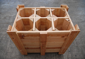 caja de madera con distribución a medida